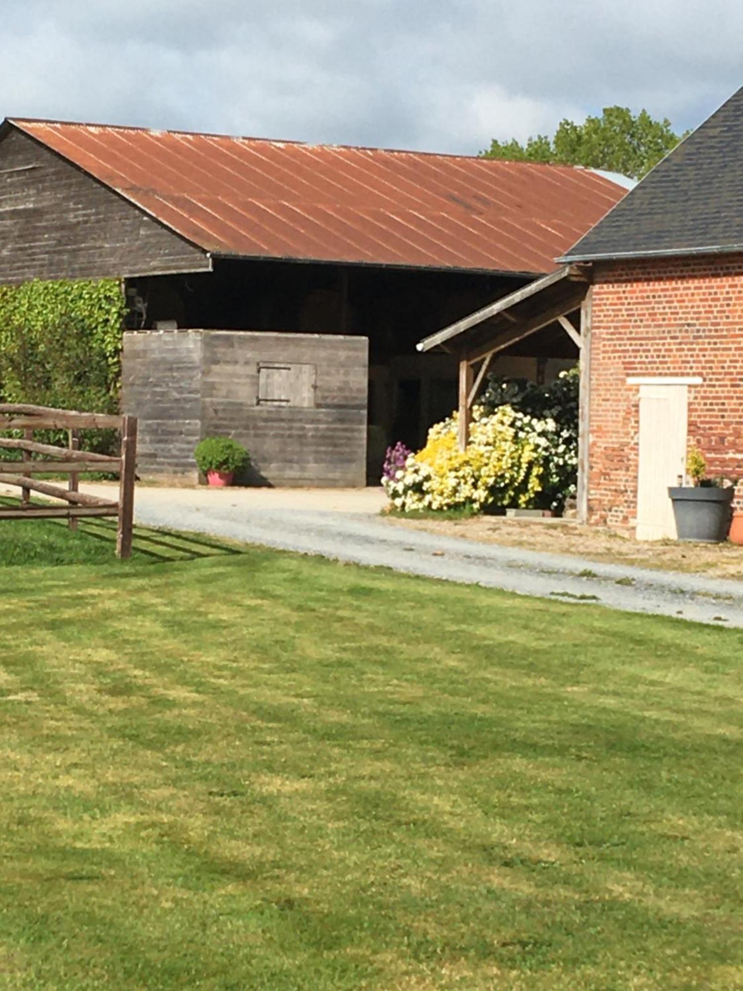 B&B Haras De La Cour Fleury Saint-Michel-de-Livet Exterior foto
